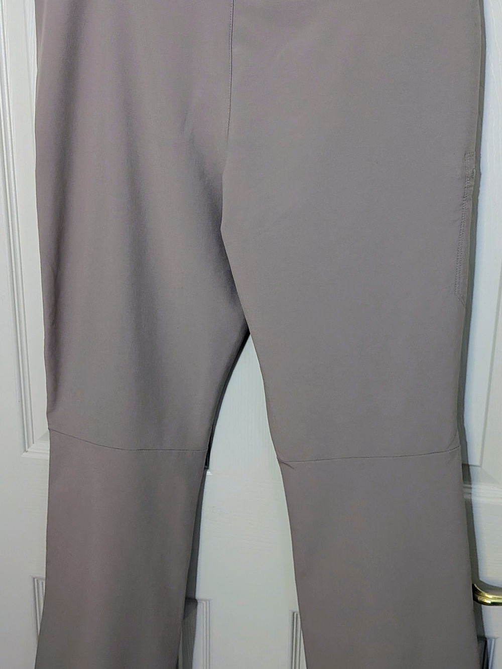 Eddie Bauer Women's Traverse, Cargo Pants in Taupe, Size 10 - Picture 13 of 16